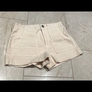 American Eagle short size 4. Beige